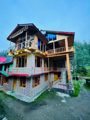Alpine Homestay at Gadagusain